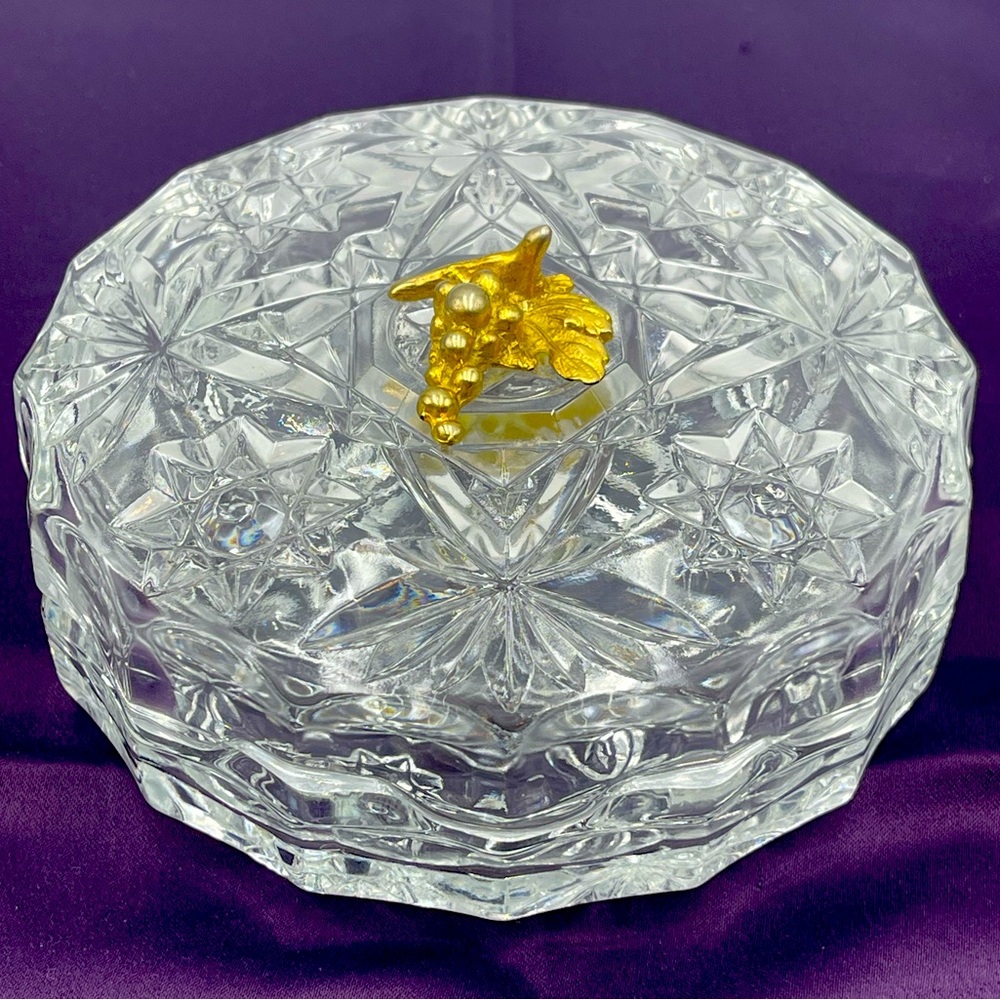 Anchor Hocking “Prescut” Crystal Trinket Box w/ Brass Grape Cluster Accent Lid - Picture 2 of 16